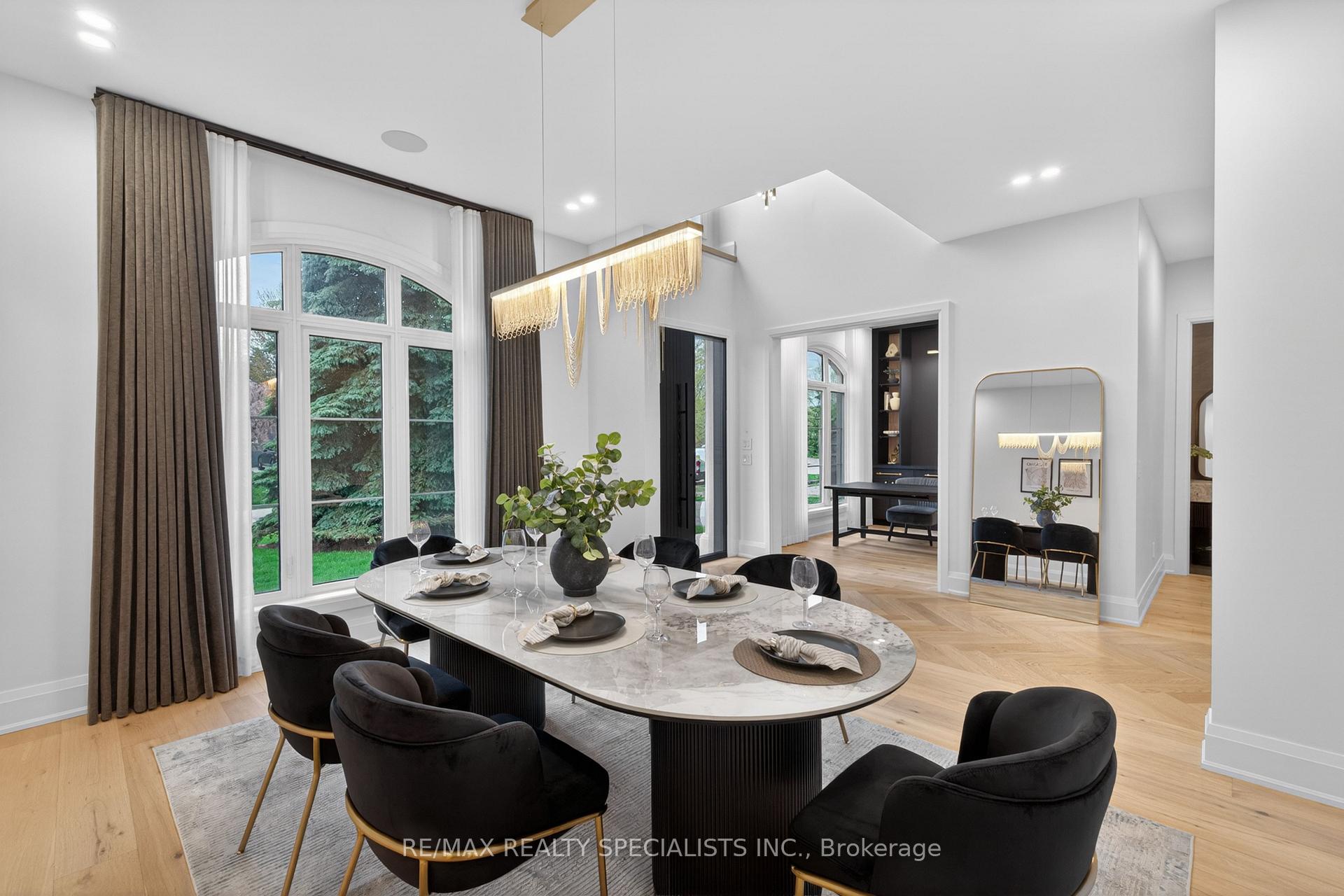 Photo 5 of 431 Seaton Drive, Oakville, West — HOMEH