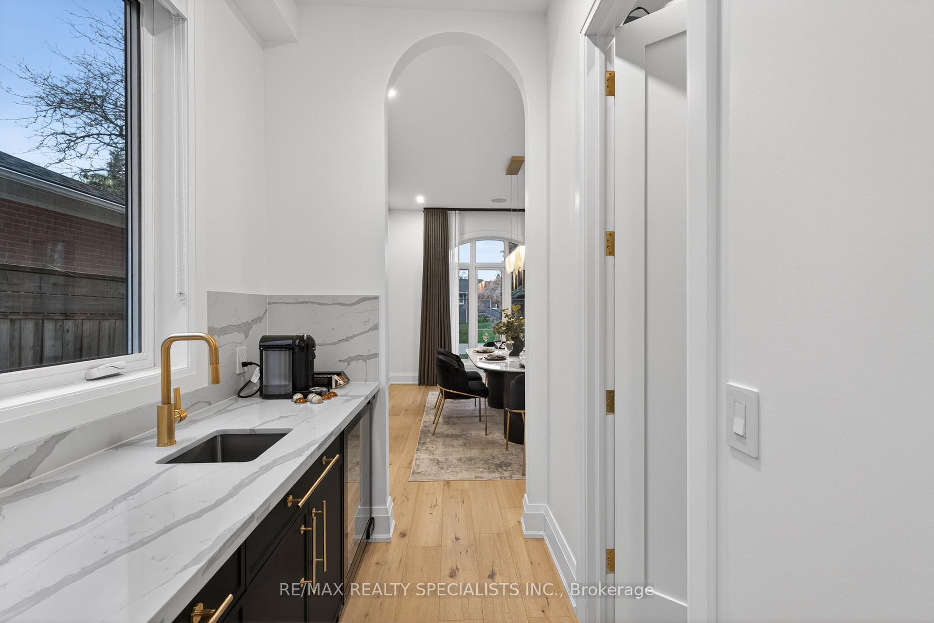 Photo 10 of 431 Seaton Drive, Oakville, West — HOMEH