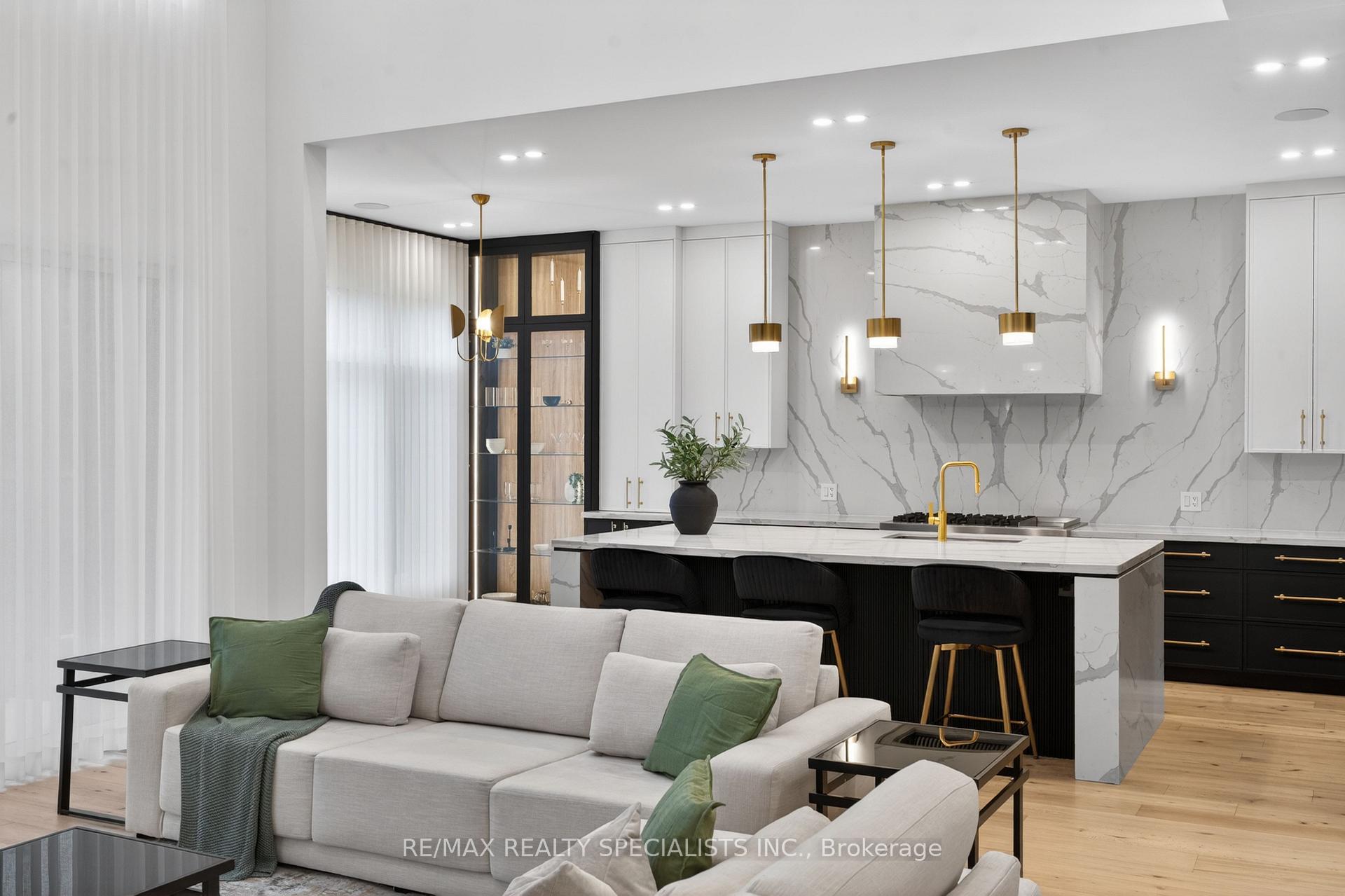 Photo 18 of 431 Seaton Drive, Oakville, West — HOMEH