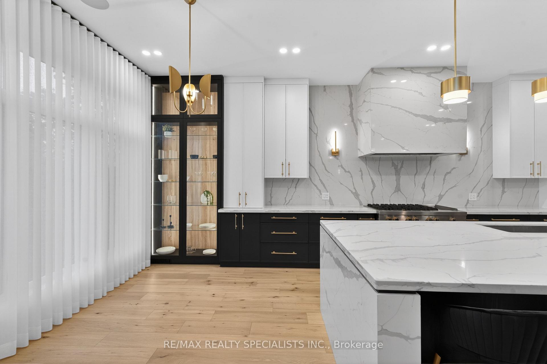 Photo 26 of 431 Seaton Drive, Oakville, West — HOMEH