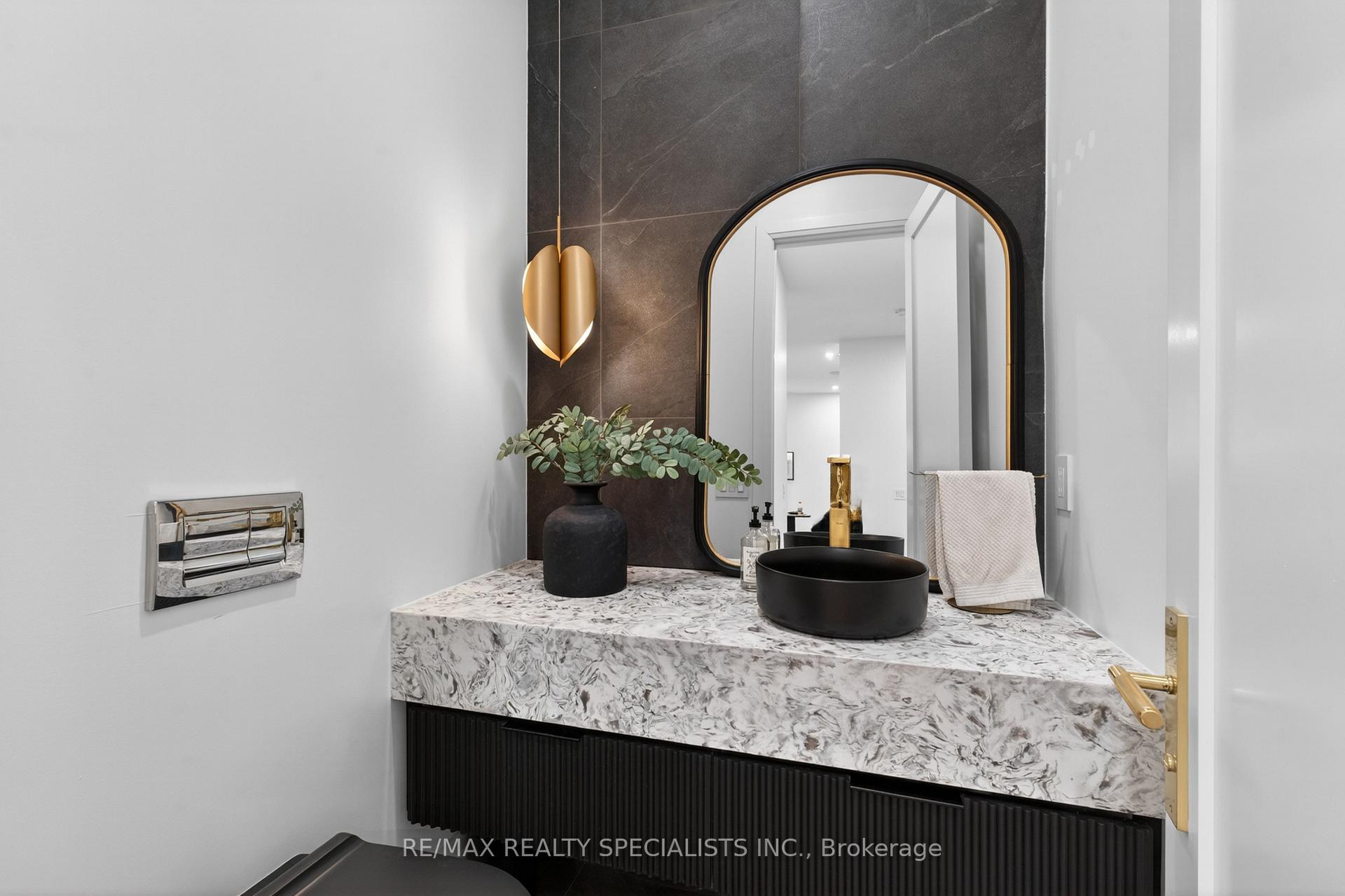 Photo 33 of 431 Seaton Drive, Oakville, West — HOMEH