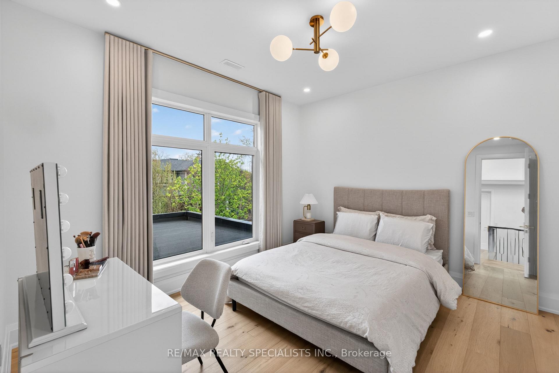 Photo 35 of 431 Seaton Drive, Oakville, West — HOMEH