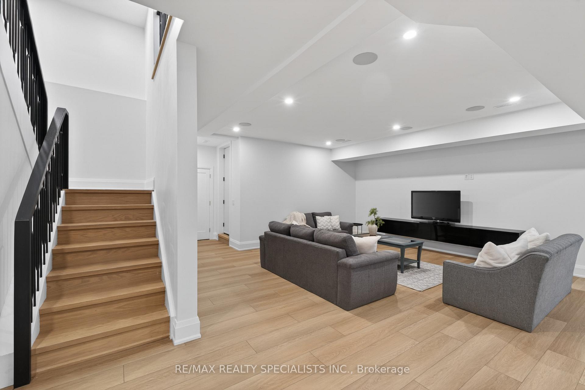 Photo 45 of 431 Seaton Drive, Oakville, West — HOMEH