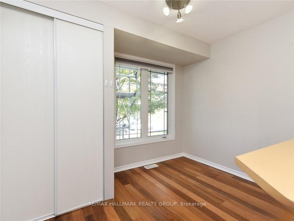 Photo 4 of 386 Crownridge Drive, Ottawa, Kanata - Emerald Meadows/Trailwest — HOMEH