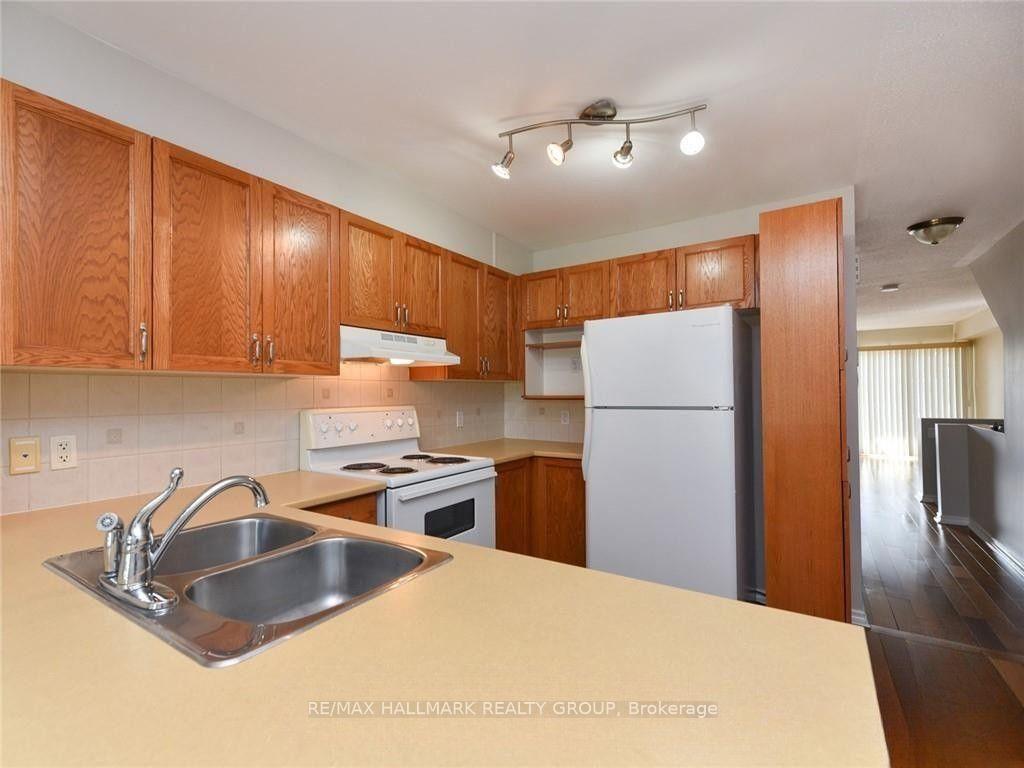 Photo 6 of 386 Crownridge Drive, Ottawa, Kanata - Emerald Meadows/Trailwest — HOMEH