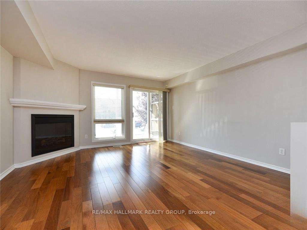 Photo 12 of 386 Crownridge Drive, Ottawa, Kanata - Emerald Meadows/Trailwest — HOMEH