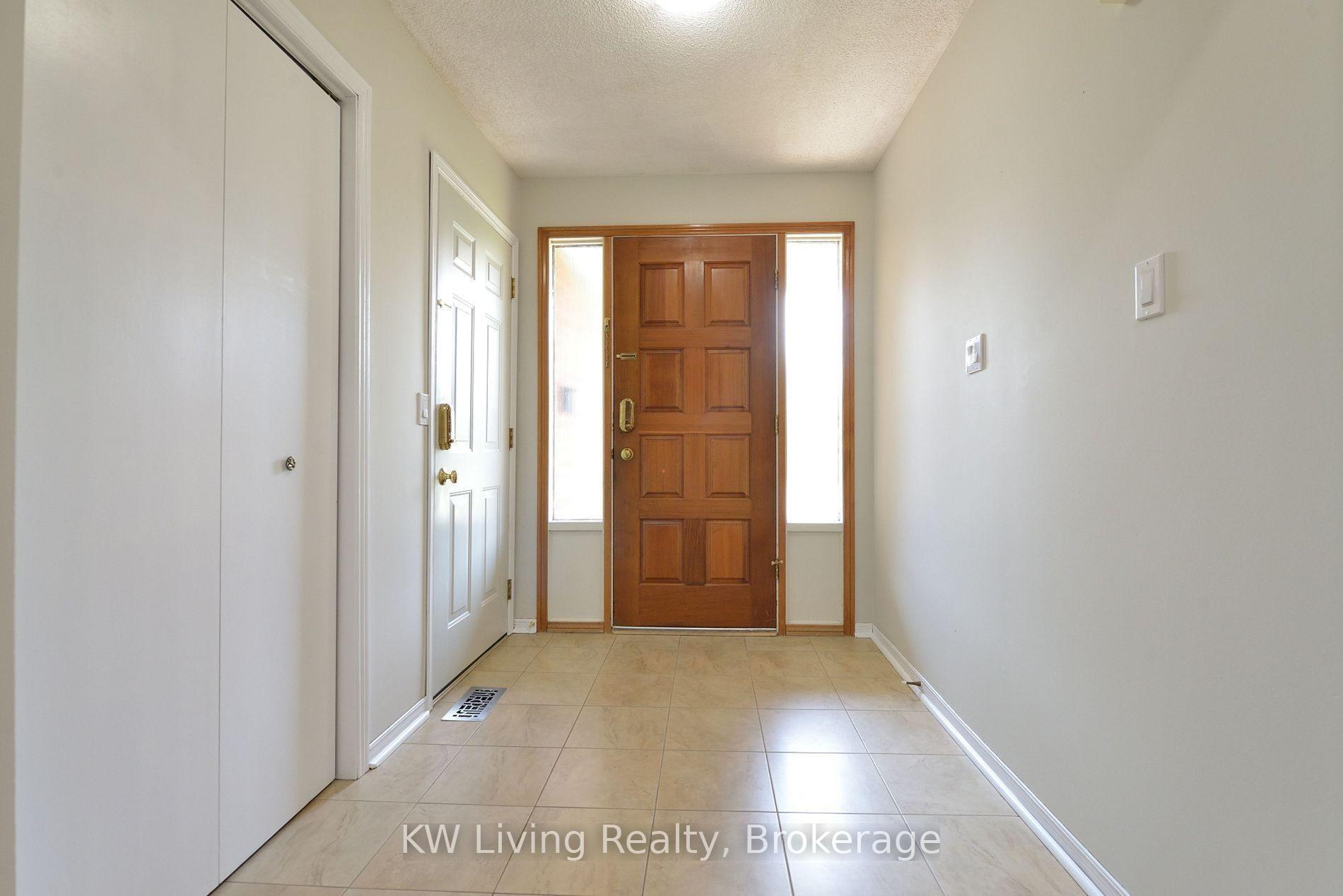 Photo 2 of 2145 Margot Street, Oakville, River Oaks — HOMEH