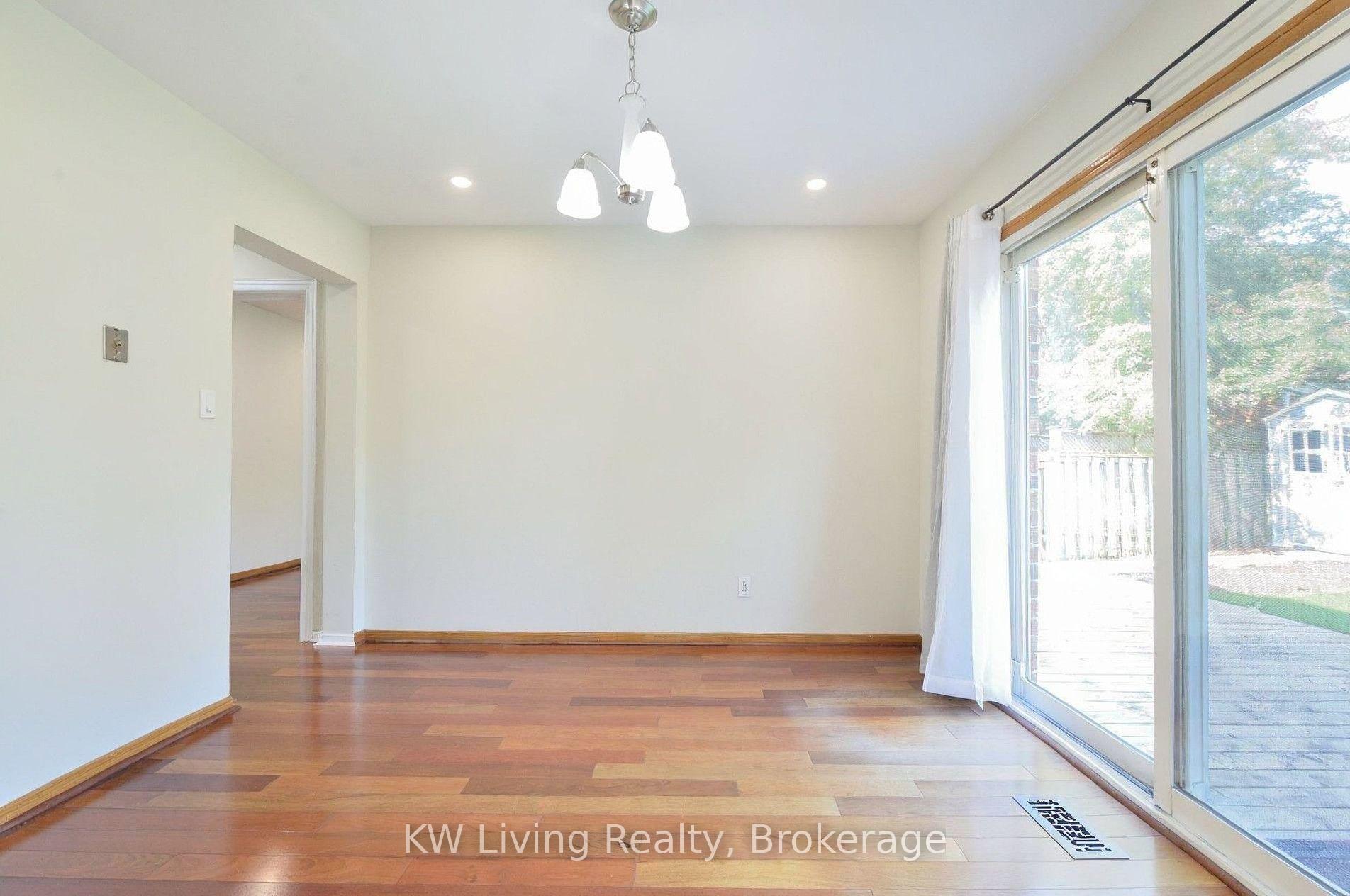 Photo 7 of 2145 Margot Street, Oakville, River Oaks — HOMEH