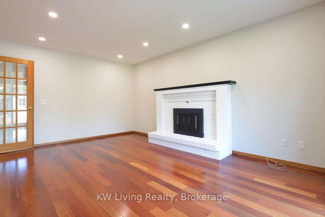 Photo 10 of 2145 Margot Street, Oakville, River Oaks — HOMEH