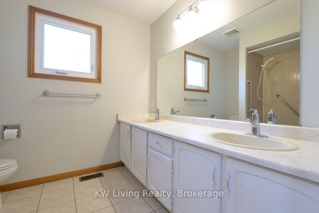 Photo 13 of 2145 Margot Street, Oakville, River Oaks — HOMEH