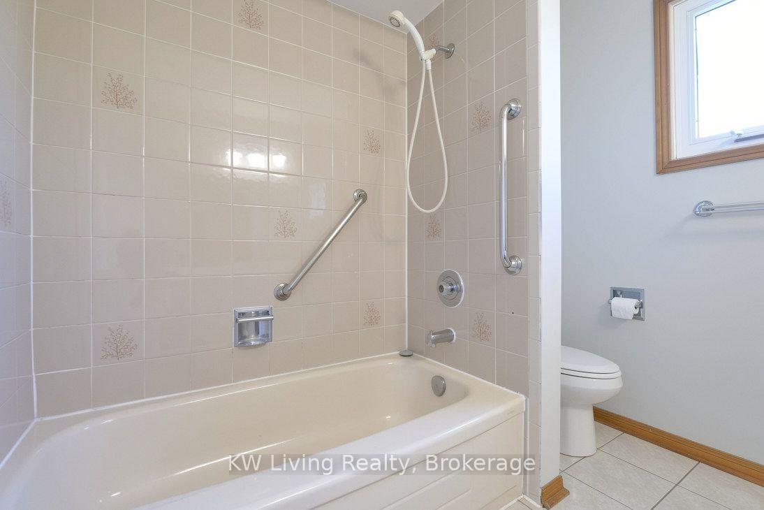 Photo 14 of 2145 Margot Street, Oakville, River Oaks — HOMEH