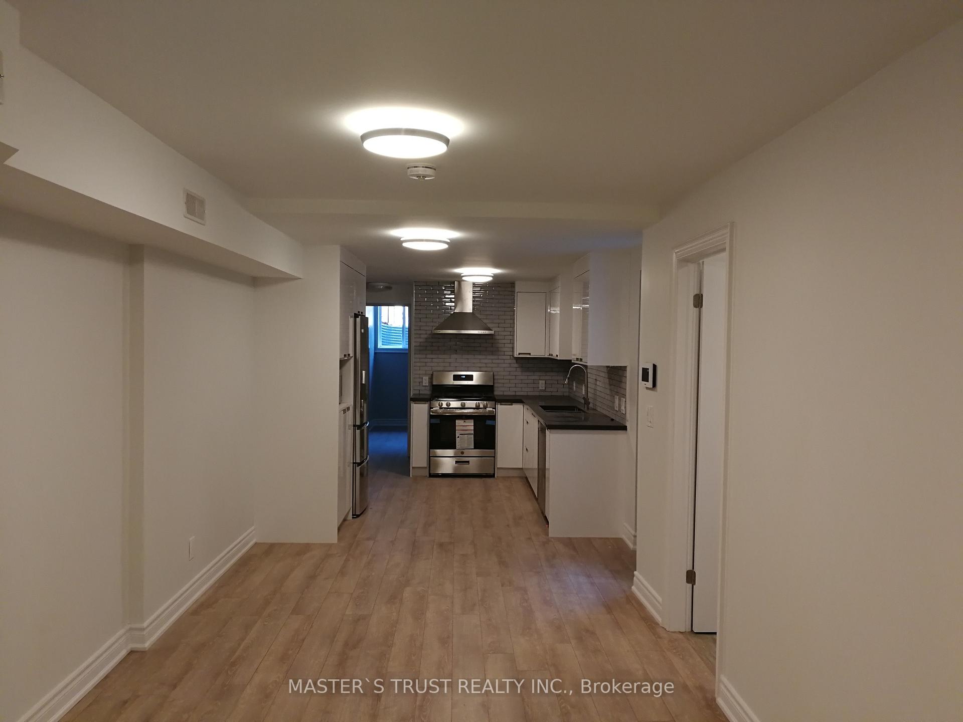 Photo 3 of Unit Lowunit, 246 Lippincott Street, Toronto, University — HOMEH