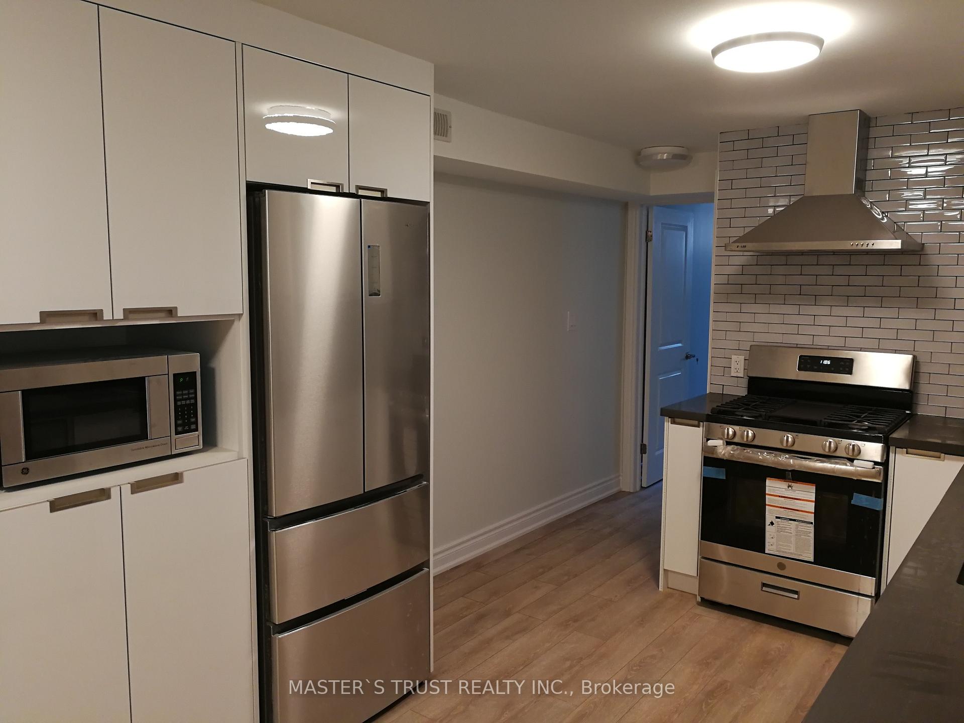 Photo 4 of Unit Lowunit, 246 Lippincott Street, Toronto, University — HOMEH