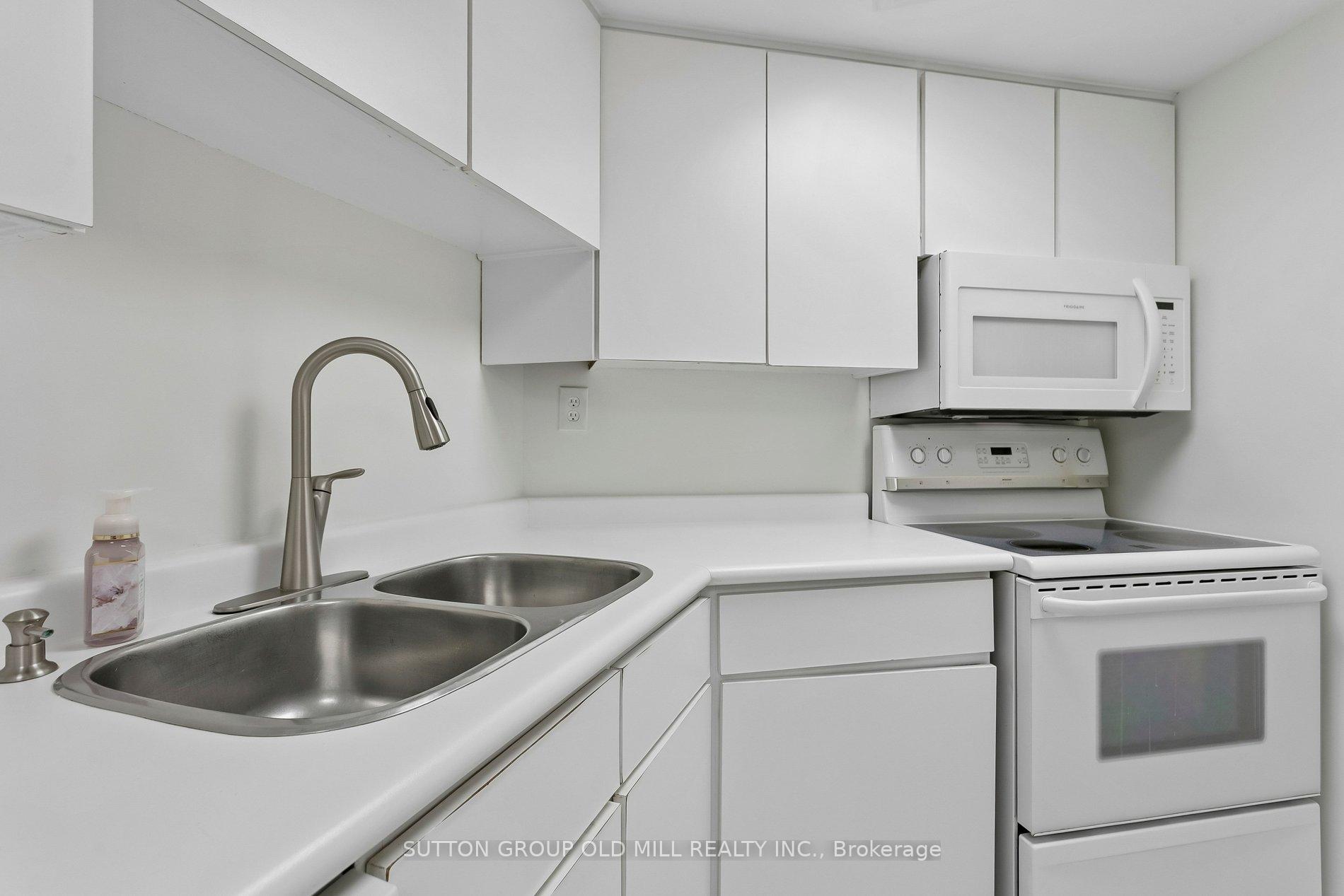 Photo 8 of Unit G14, 288 Mill Road, Etobicoke, Markland Wood — HOMEH