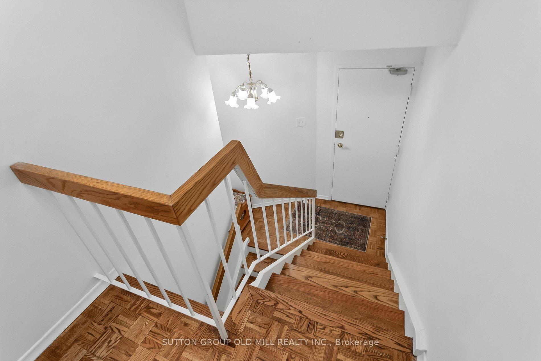 Photo 11 of Unit G14, 288 Mill Road, Etobicoke, Markland Wood — HOMEH