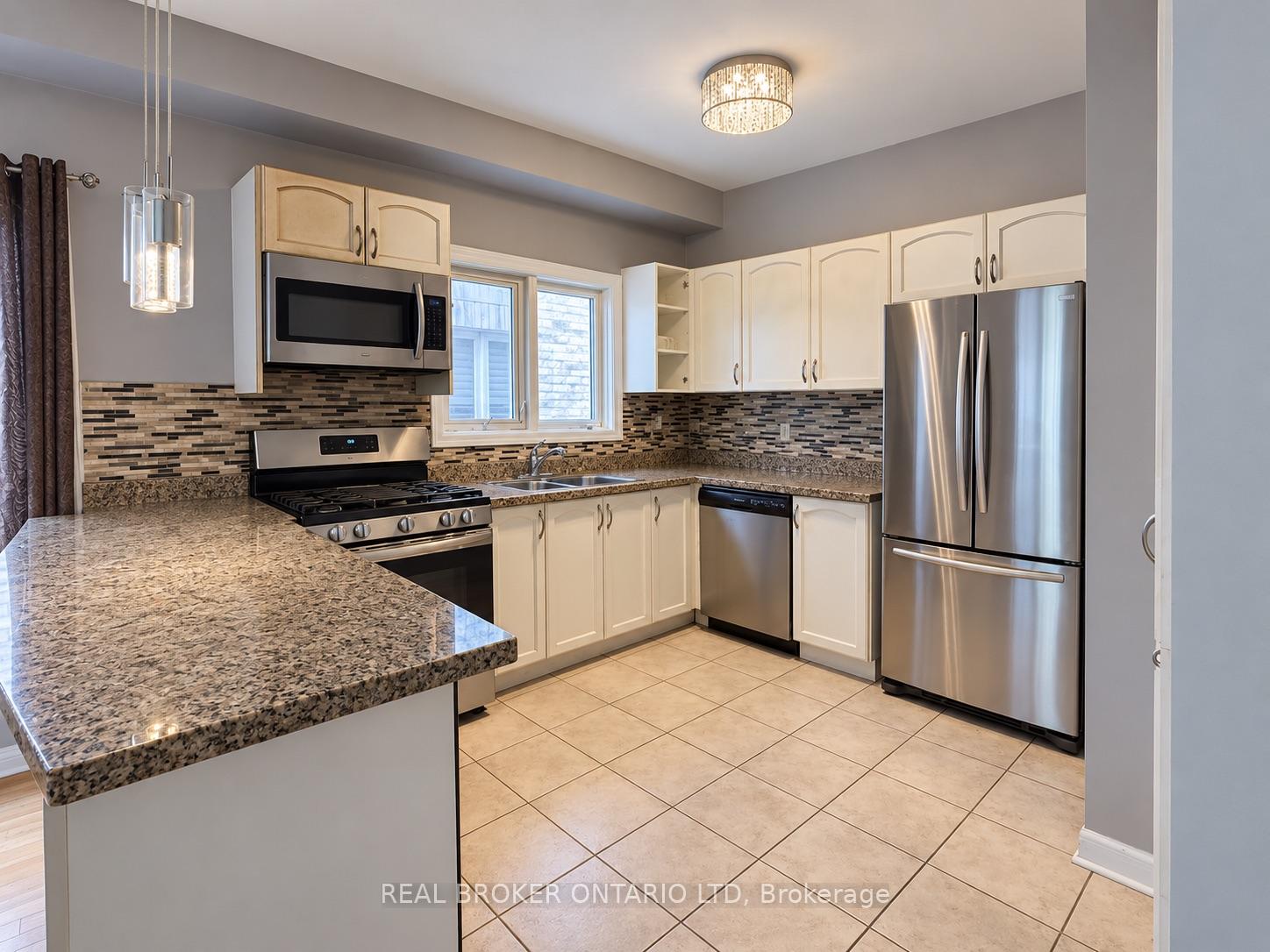 Photo 10 of Unit (MAIN), 88 Sir Jacobs Crescent, Brampton, Fletcher's Meadow — HOMEH