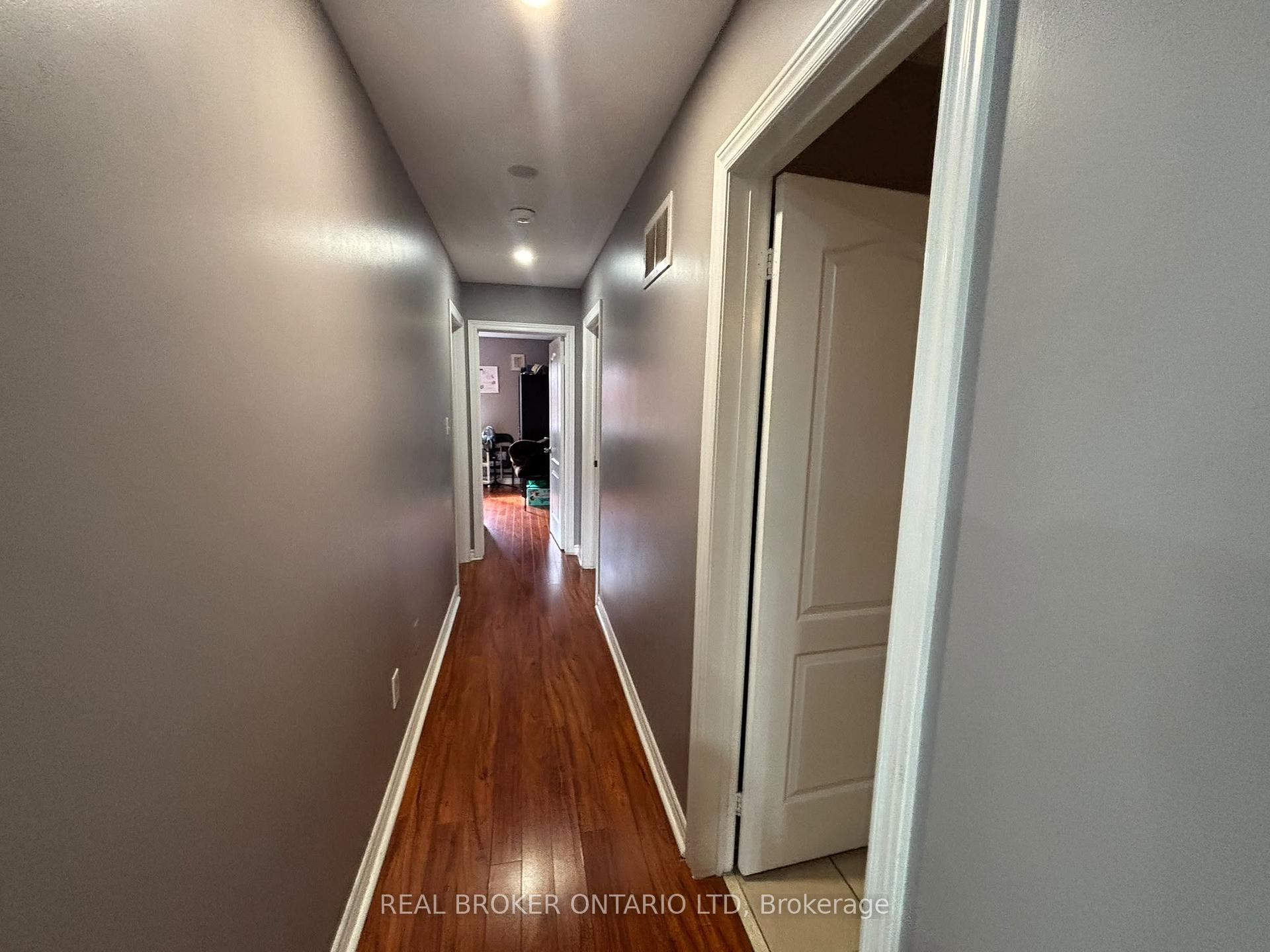 Photo 24 of Unit (MAIN), 88 Sir Jacobs Crescent, Brampton, Fletcher's Meadow — HOMEH