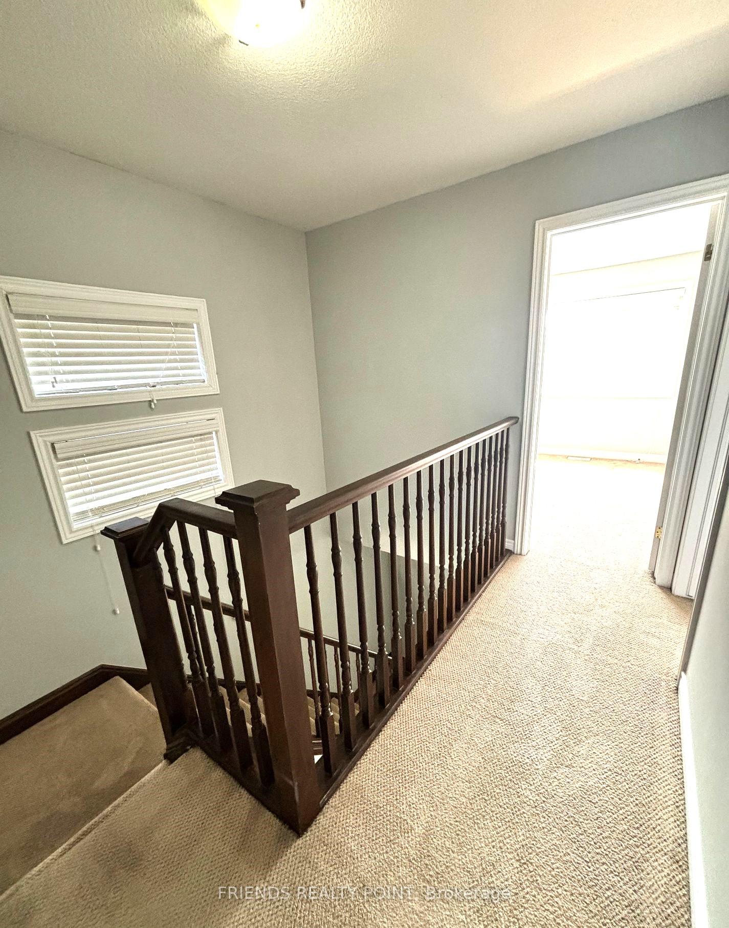 Photo 6 of 1844 Foxridge Crescent, London, North S — HOMEH