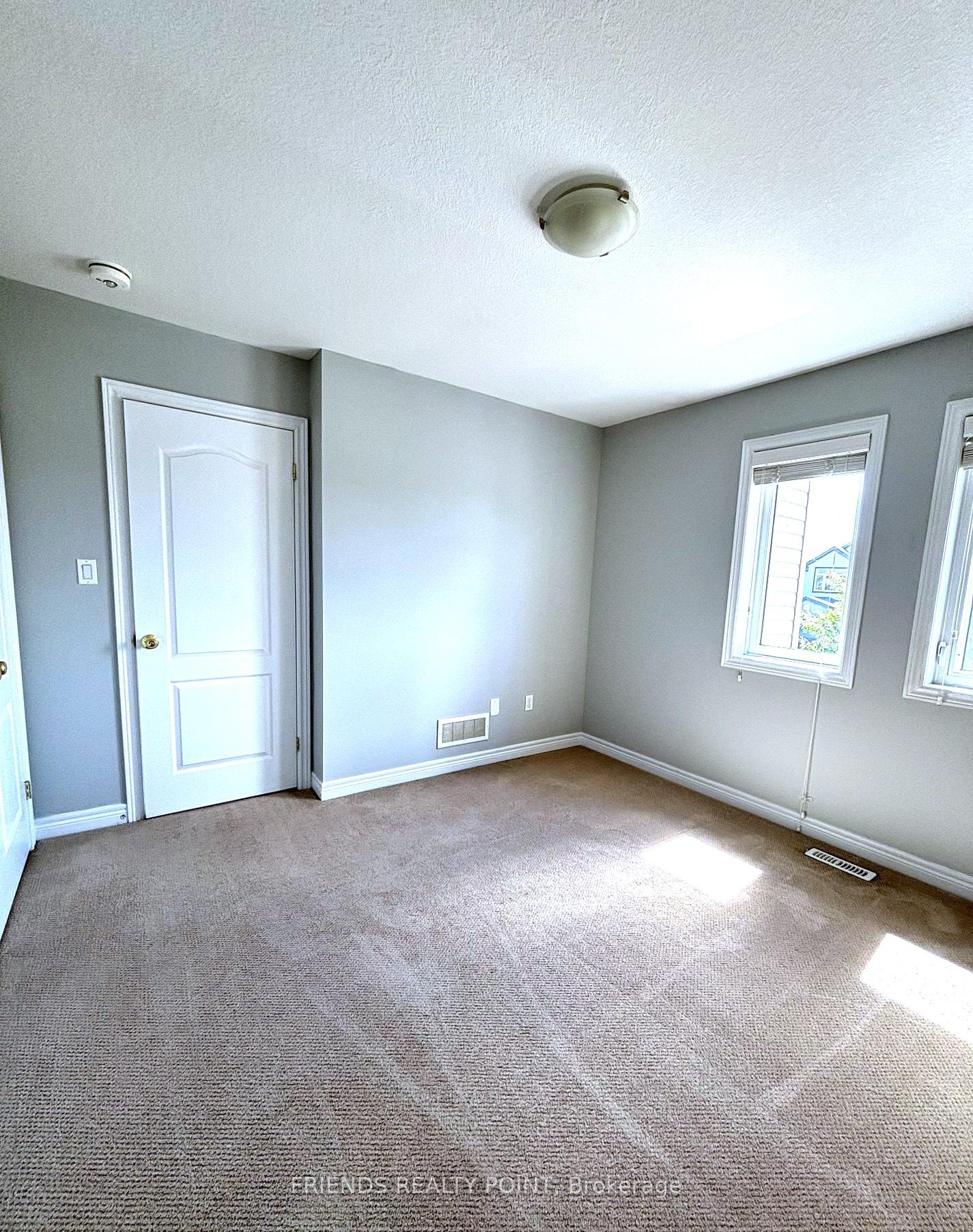 Photo 10 of 1844 Foxridge Crescent, London, North S — HOMEH