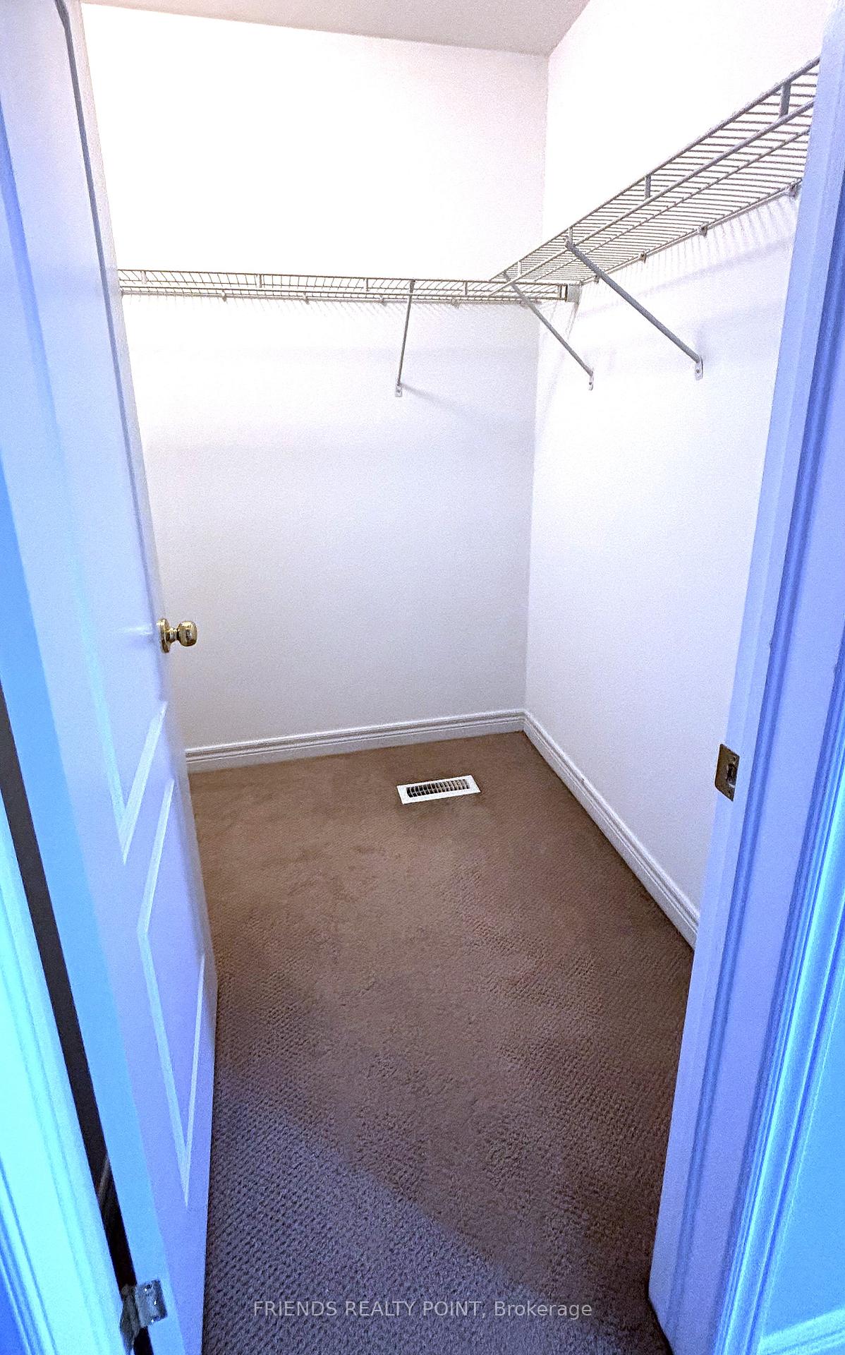 Photo 12 of 1844 Foxridge Crescent, London, North S — HOMEH
