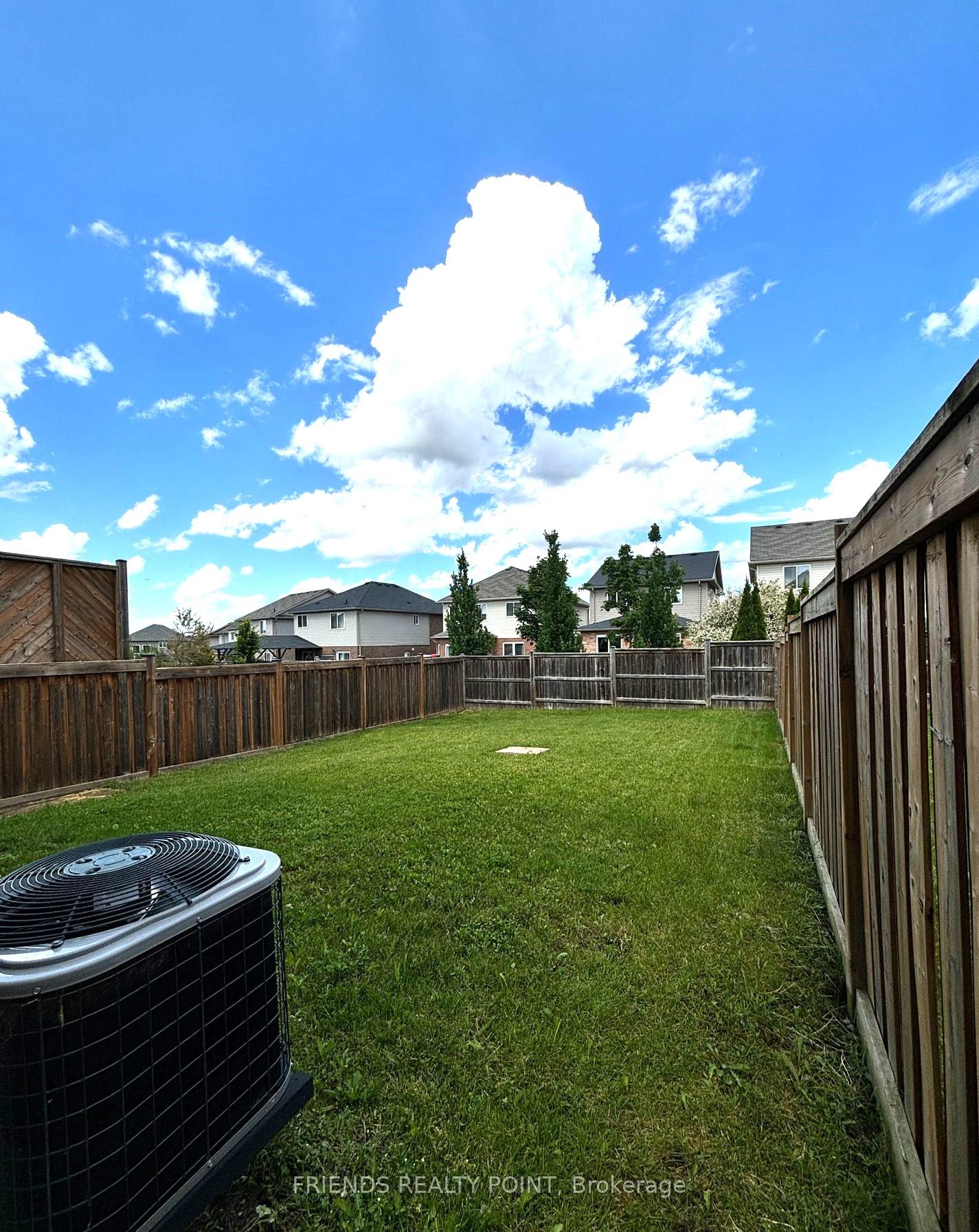 Photo 16 of 1844 Foxridge Crescent, London, North S — HOMEH