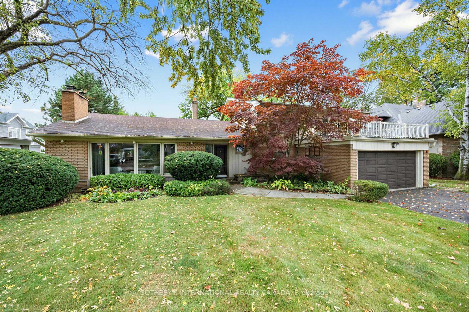 Photo 3 of 95 Princess Anne Crescent, Etobicoke, Princess-Rosethorn — HOMEH