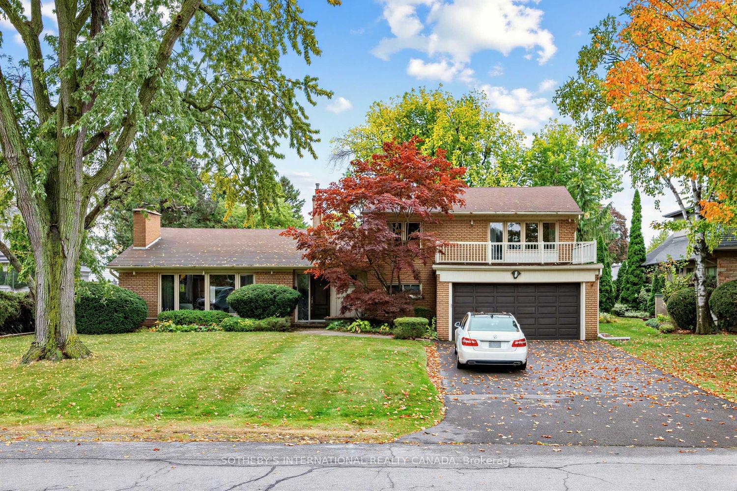 Photo 2 of 95 Princess Anne Crescent, Etobicoke, Princess-Rosethorn — HOMEH
