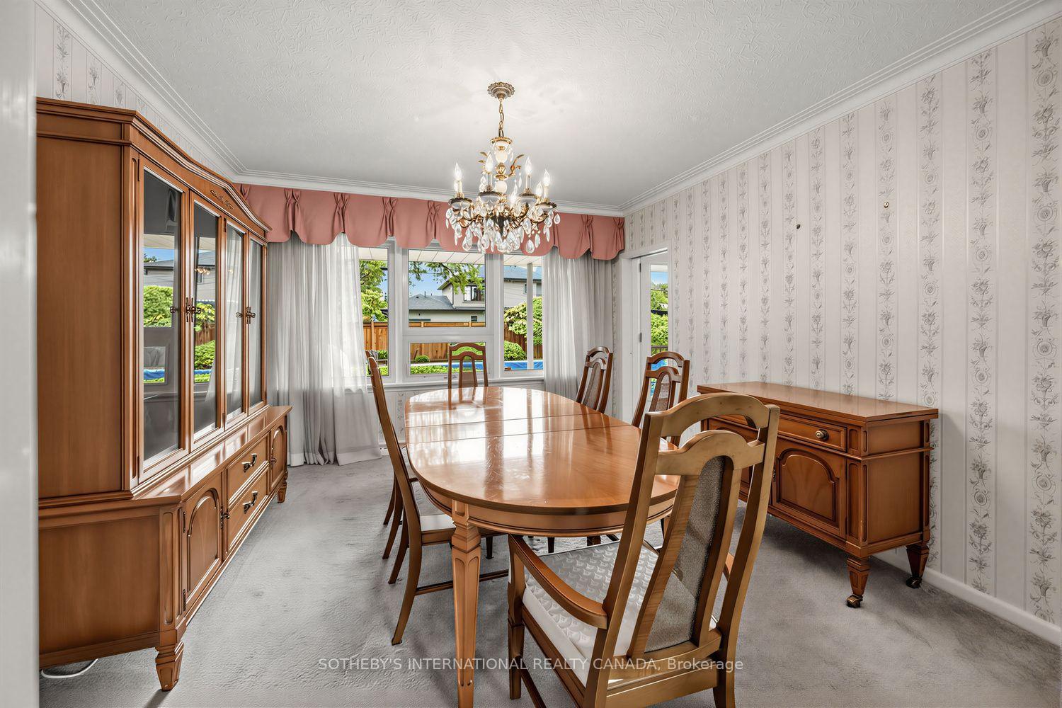 Photo 10 of 95 Princess Anne Crescent, Etobicoke, Princess-Rosethorn — HOMEH