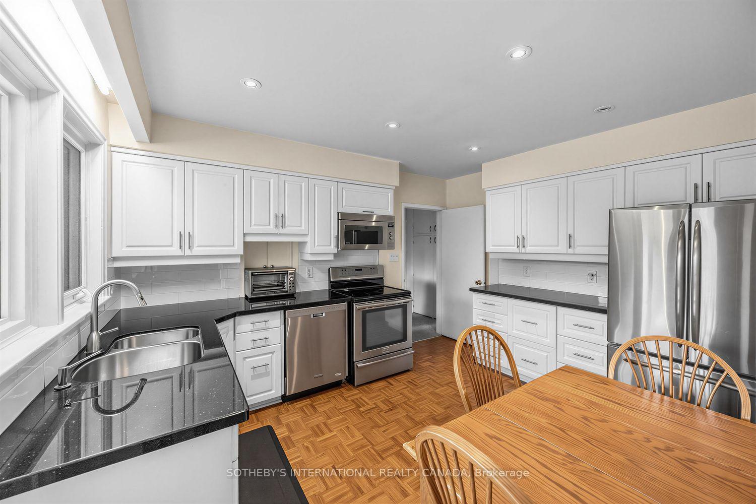 Photo 12 of 95 Princess Anne Crescent, Etobicoke, Princess-Rosethorn — HOMEH