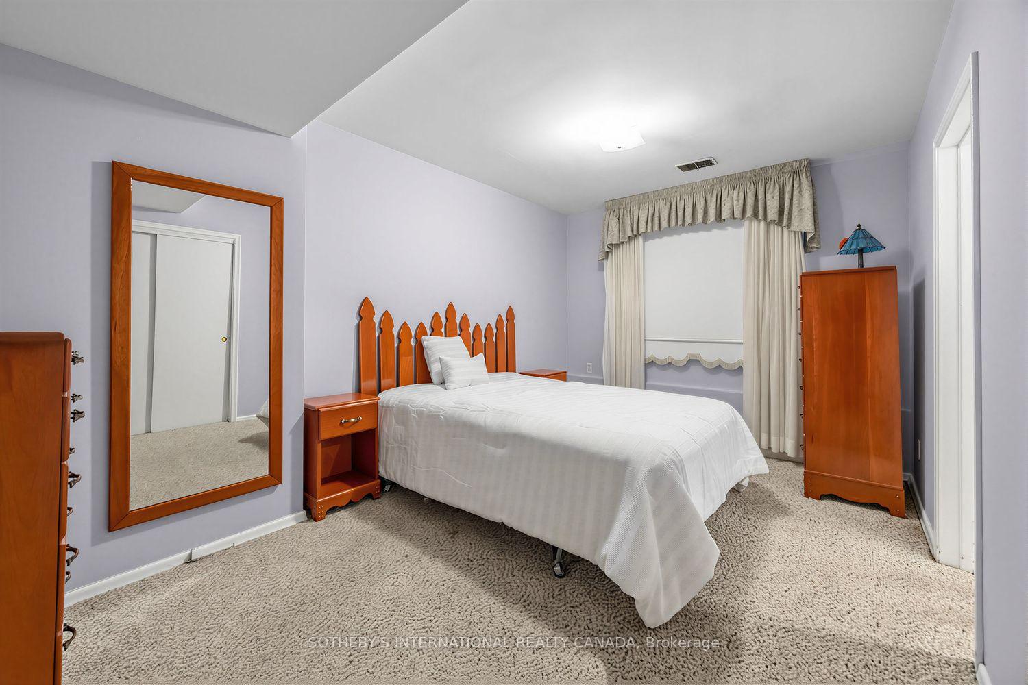 Photo 19 of 95 Princess Anne Crescent, Etobicoke, Princess-Rosethorn — HOMEH