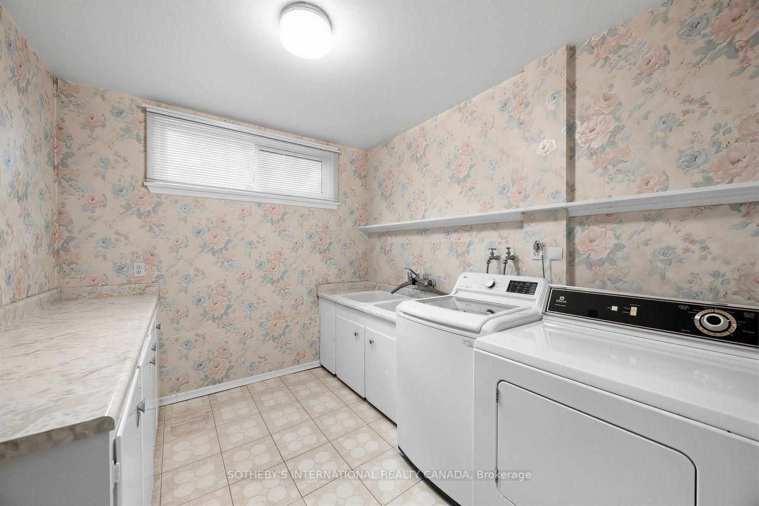 Photo 23 of 95 Princess Anne Crescent, Etobicoke, Princess-Rosethorn — HOMEH