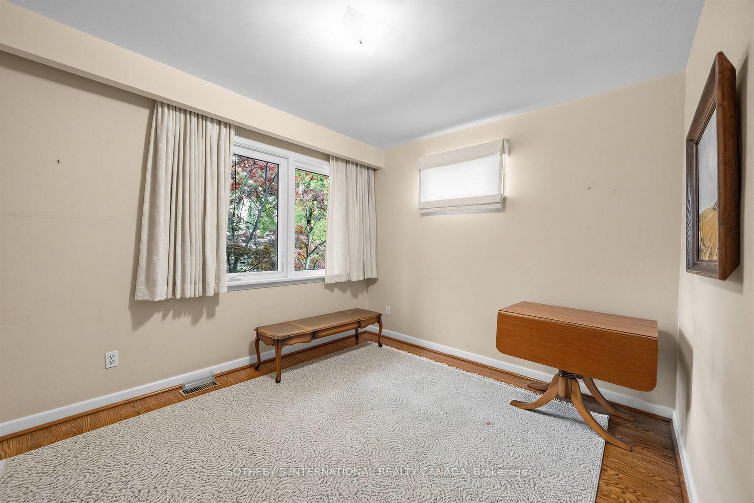 Photo 28 of 95 Princess Anne Crescent, Etobicoke, Princess-Rosethorn — HOMEH