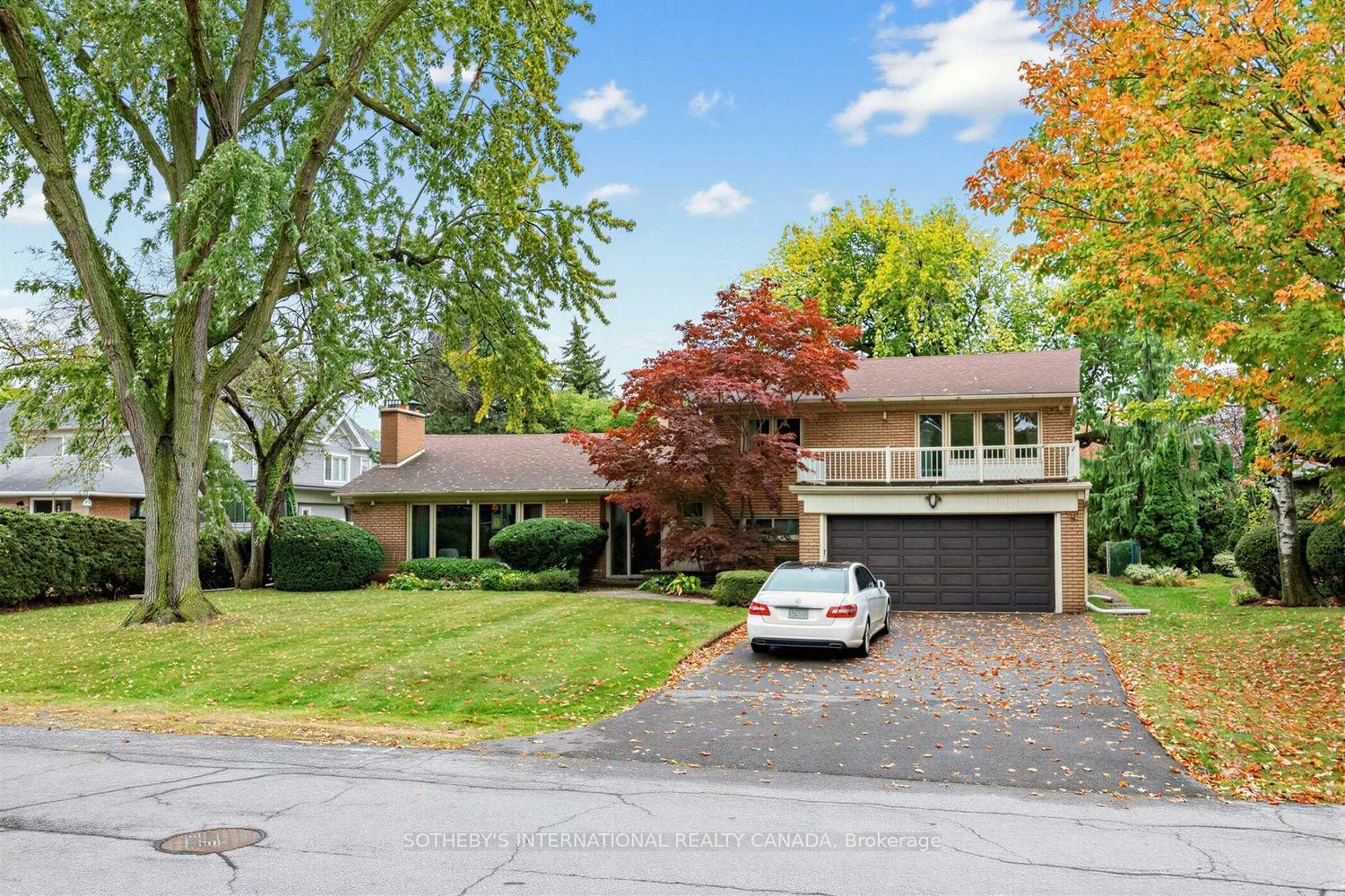 Photo 4 of 95 Princess Anne Crescent, Etobicoke, Princess-Rosethorn — HOMEH