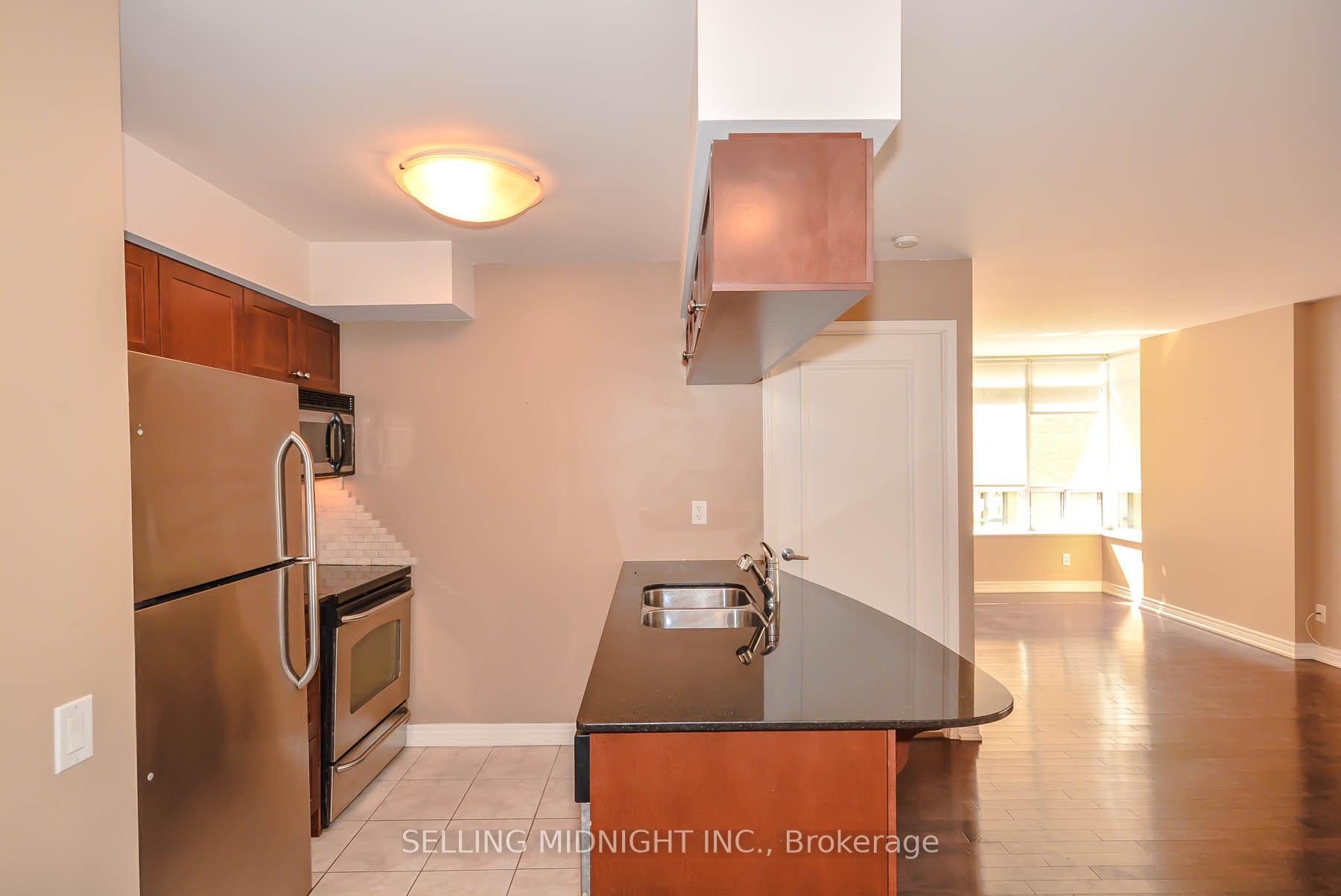 Photo 3 of Unit 502, 60 St Clair Avenue W, Toronto, Yonge-St. Clair — HOMEH
