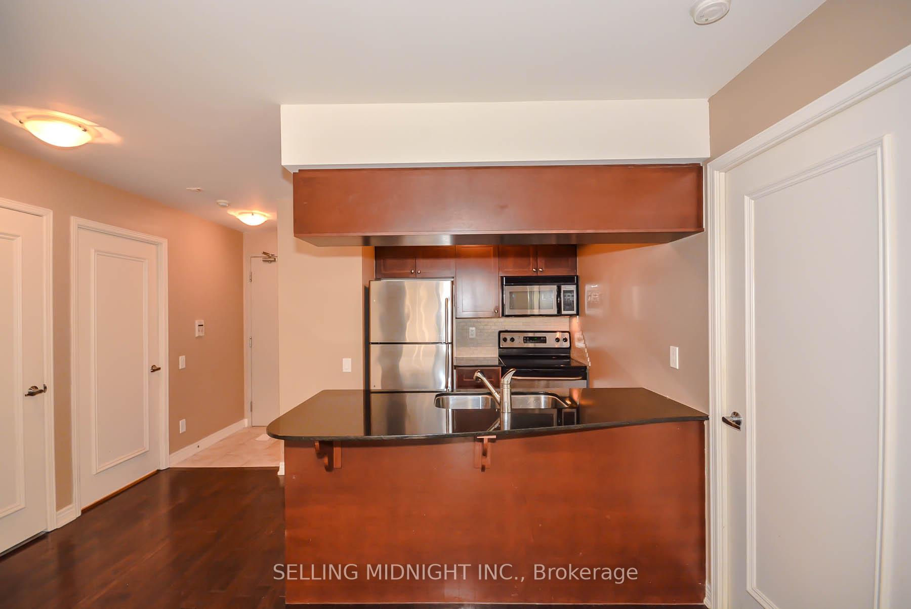 Photo 5 of Unit 502, 60 St Clair Avenue W, Toronto, Yonge-St. Clair — HOMEH