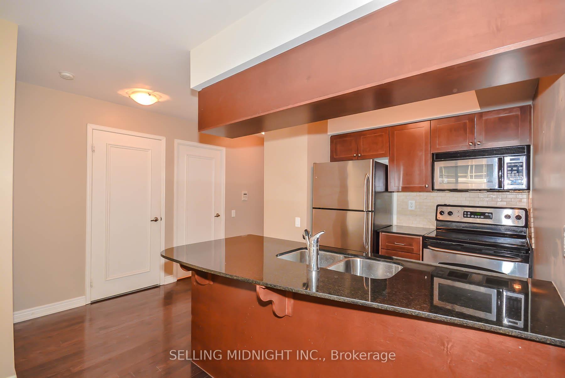 Photo 6 of Unit 502, 60 St Clair Avenue W, Toronto, Yonge-St. Clair — HOMEH