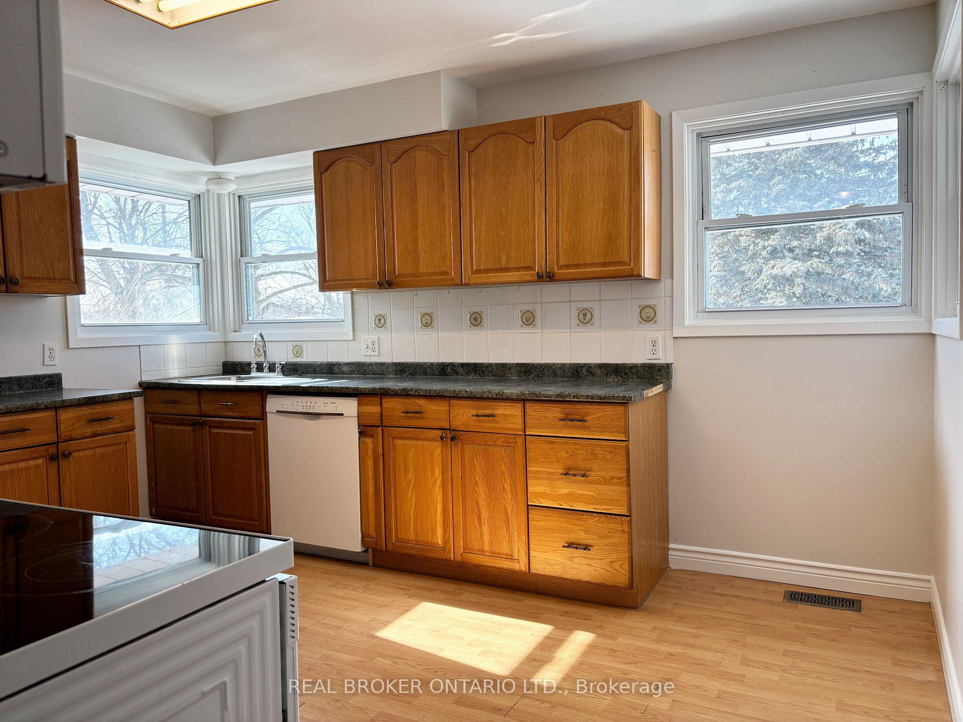 Photo 3 of Unit Main Fl, 327 Dover Street, Oshawa, Eastdale — HOMEH