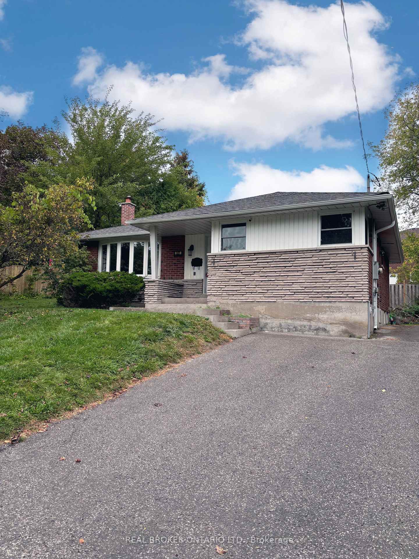 Photo 12 of Unit Main Fl, 327 Dover Street, Oshawa, Eastdale — HOMEH