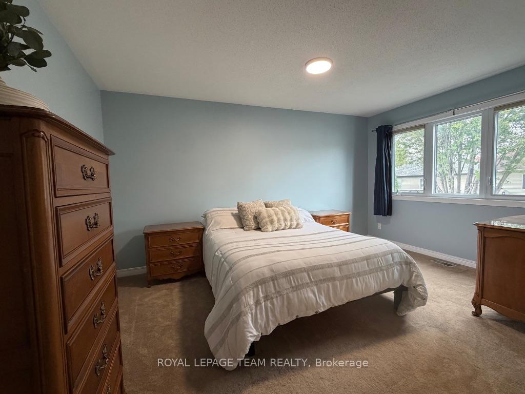 Photo 9 of 25 Redpath Drive, Ottawa, Barrhaven East — HOMEH