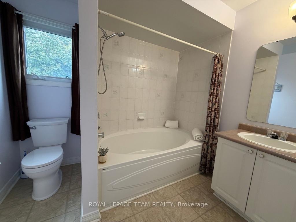 Photo 10 of 25 Redpath Drive, Ottawa, Barrhaven East — HOMEH