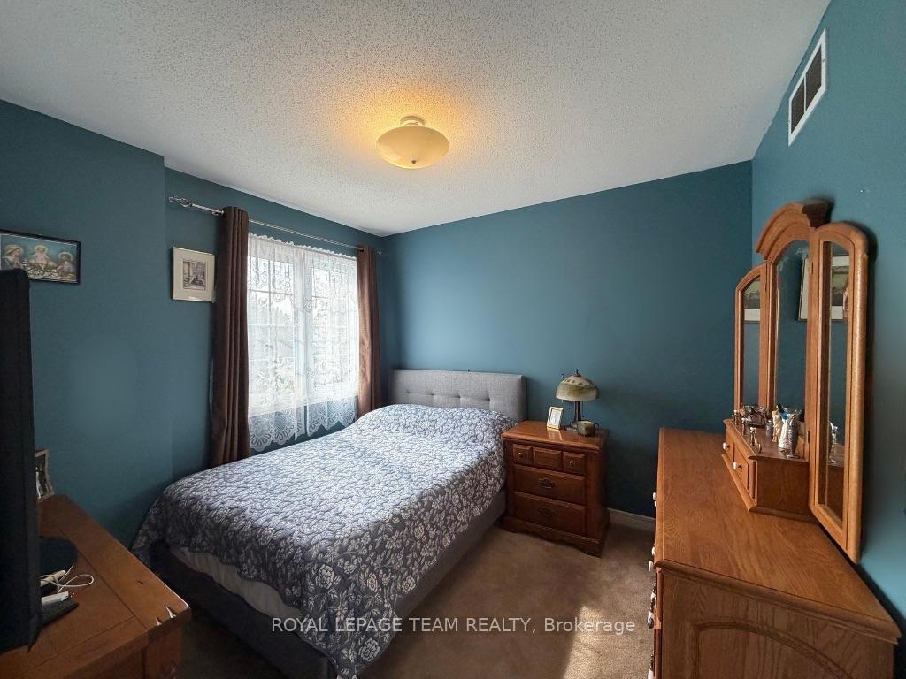 Photo 11 of 25 Redpath Drive, Ottawa, Barrhaven East — HOMEH