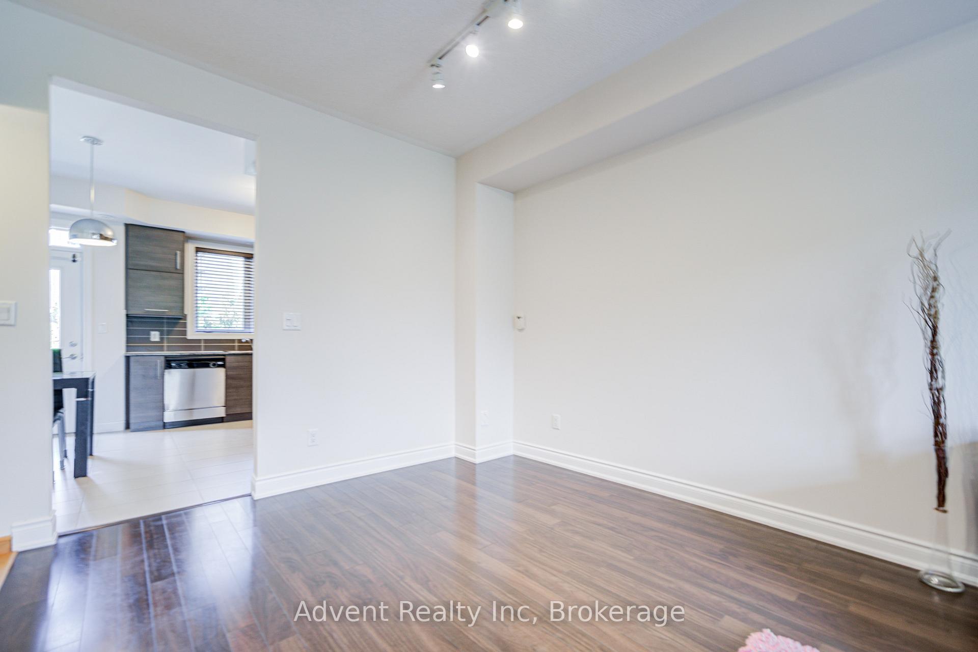 Photo 15 of 249 South Park Road, Markham, Commerce Valley — HOMEH