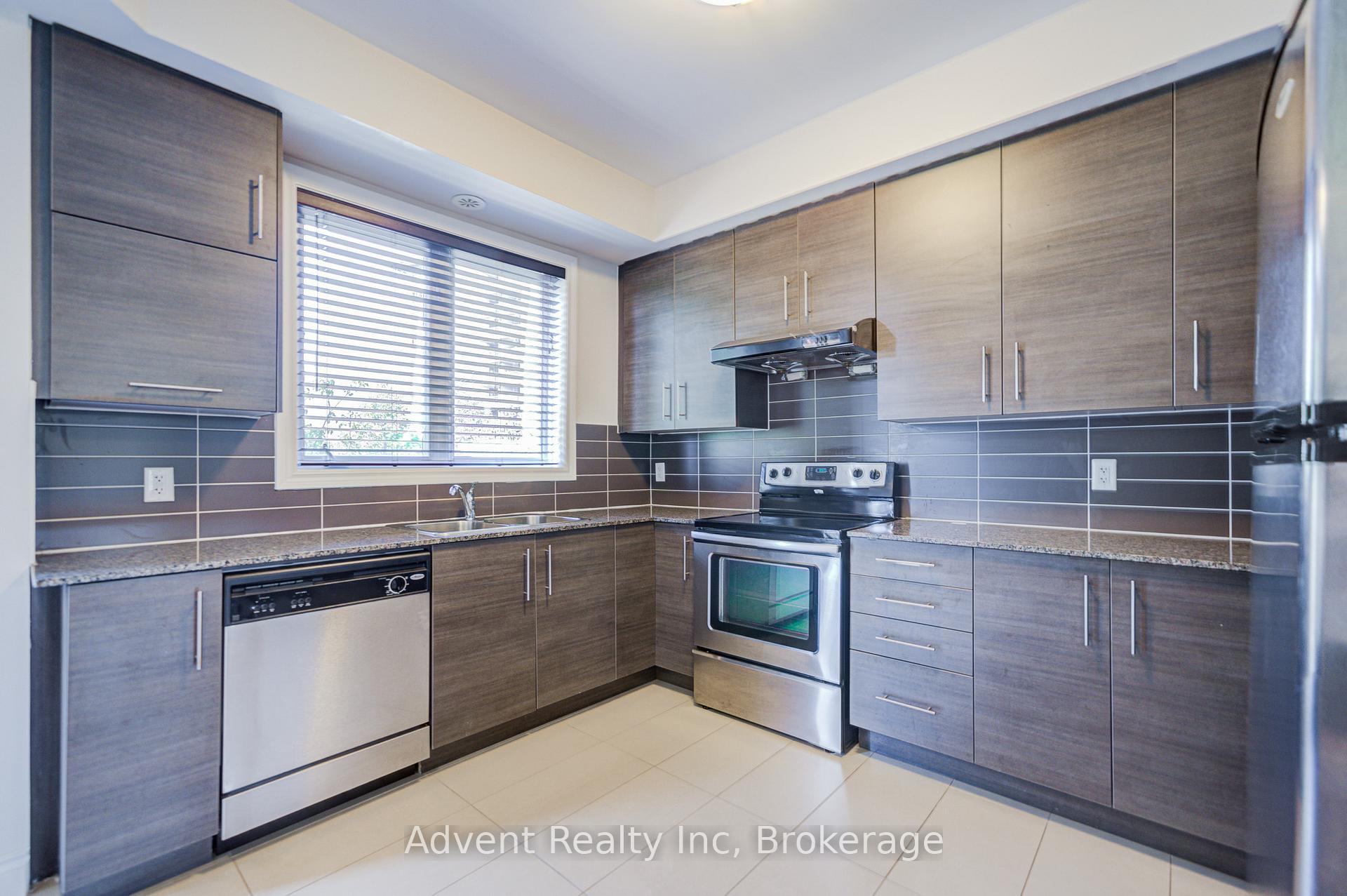 Photo 18 of 249 South Park Road, Markham, Commerce Valley — HOMEH