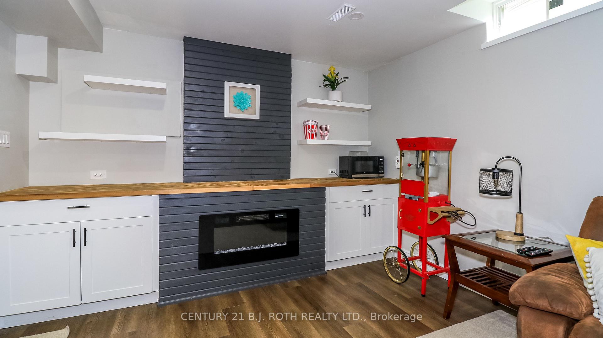 Photo 24 of 61 Barwick Drive W, Barrie, West Bayfield — HOMEH