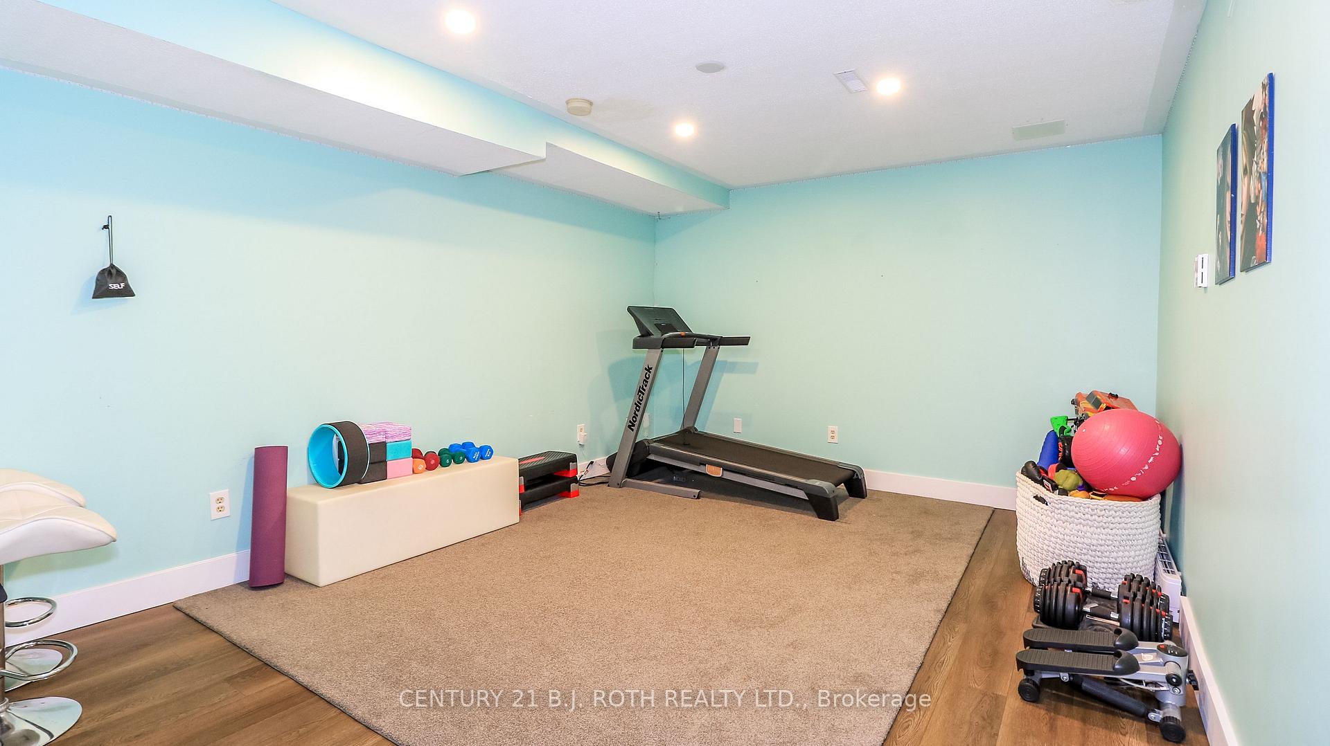 Photo 25 of 61 Barwick Drive W, Barrie, West Bayfield — HOMEH