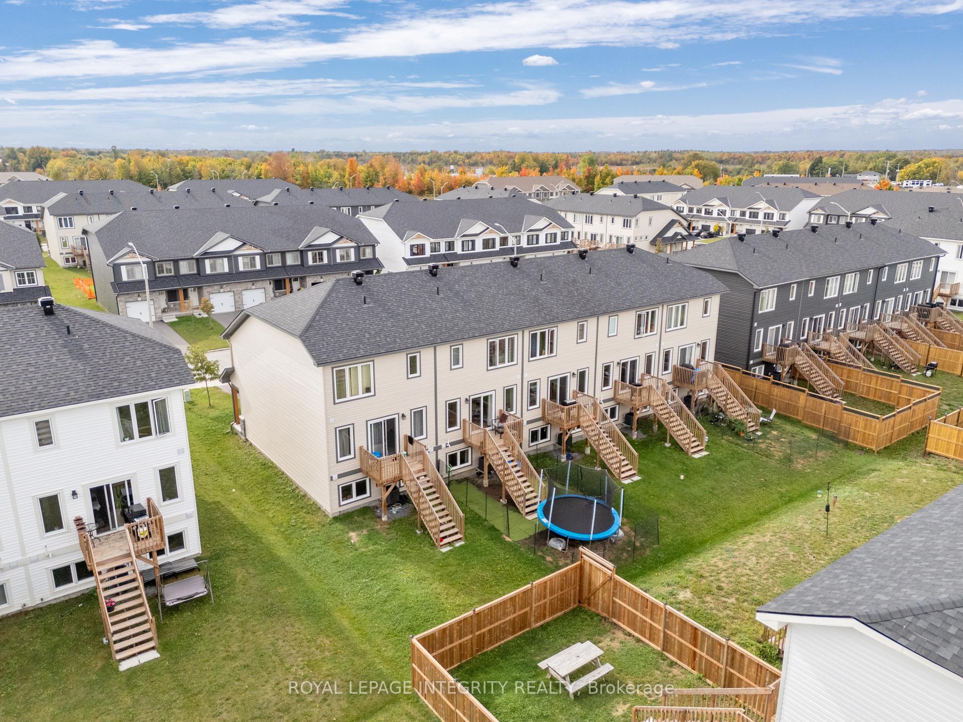 Photo 29 of 18 Margaret Graham Terrace, Smiths Falls, Smiths Falls — HOMEH