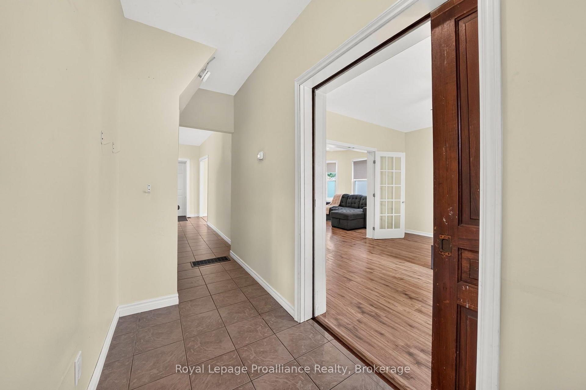 Photo 5 of 37 Lorne Avenue, Quinte West, Trenton Ward — HOMEH
