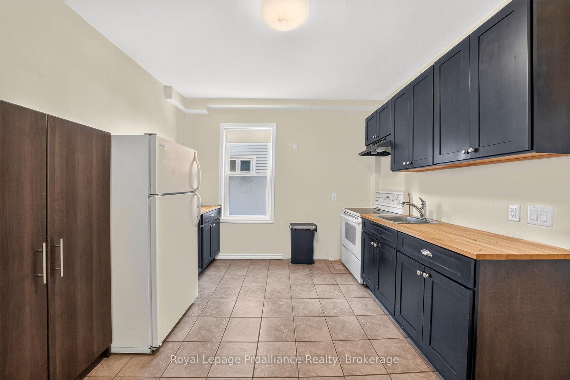 Photo 12 of 37 Lorne Avenue, Quinte West, Trenton Ward — HOMEH