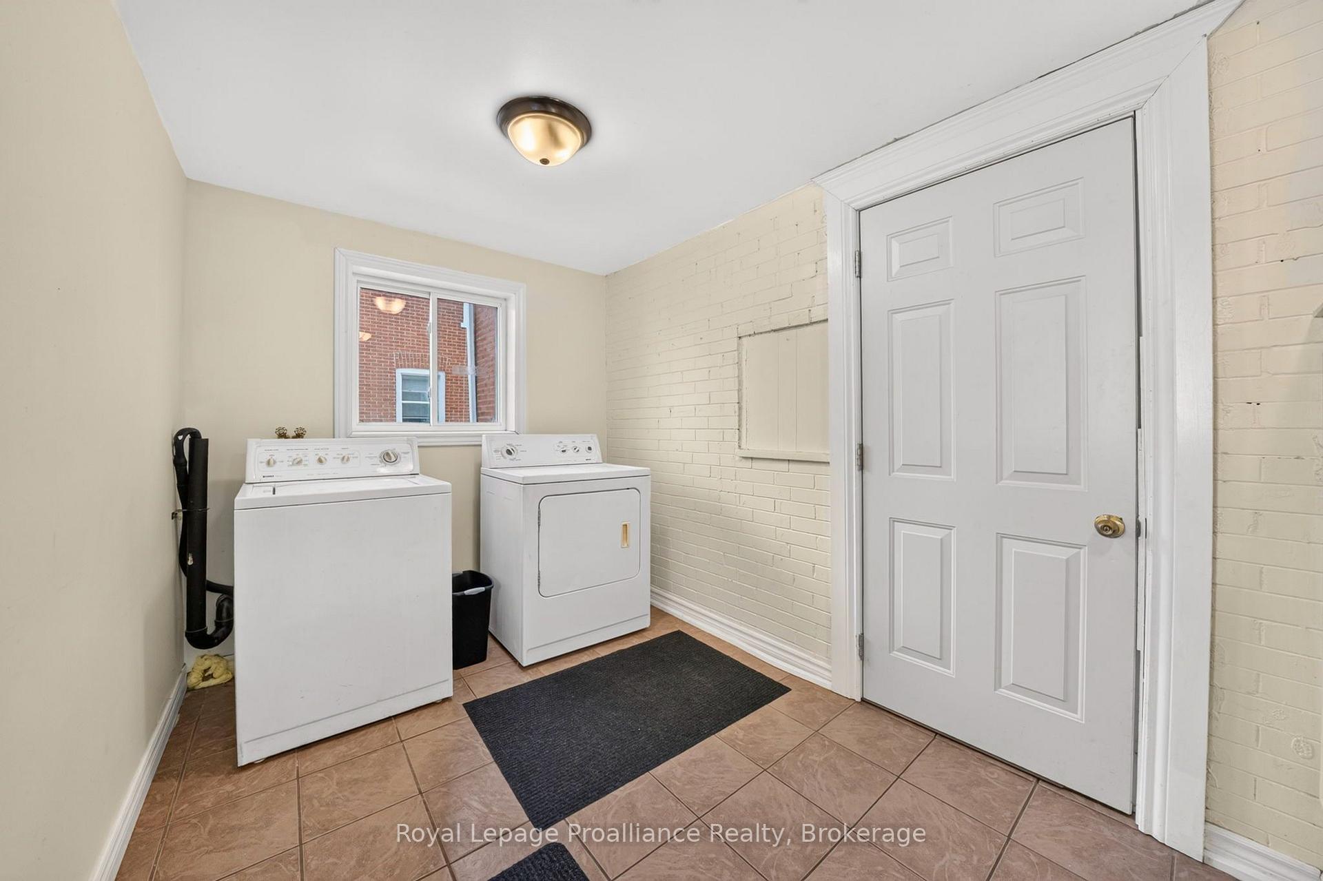 Photo 15 of 37 Lorne Avenue, Quinte West, Trenton Ward — HOMEH