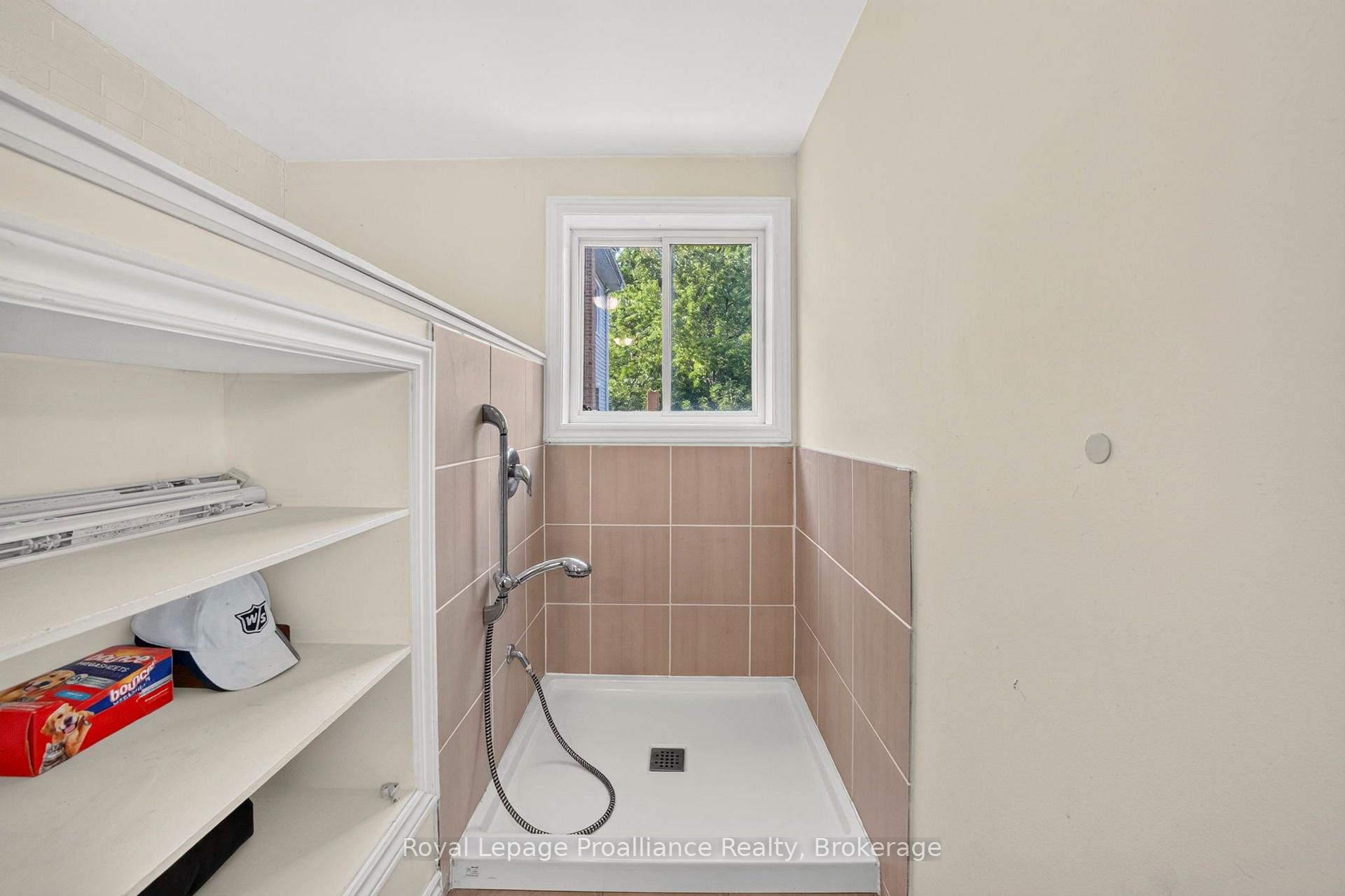 Photo 16 of 37 Lorne Avenue, Quinte West, Trenton Ward — HOMEH